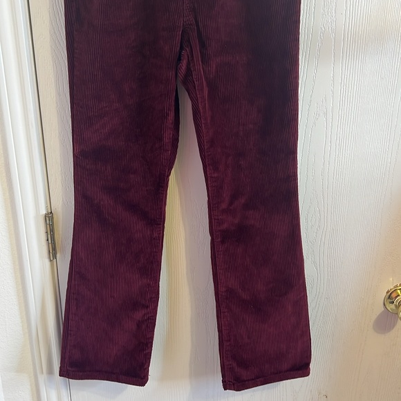 Women's High-Rise Corduroy Bootcut Jeans - Universal Thread Burgundy. Size 0 - Picture 4 of 11